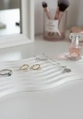 Dekoratif Modern Dalgalı Beyaz Sunum Tepsisi