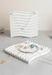 Modern Dalgalı Kare Dekoratif Sunum Tepsisi
